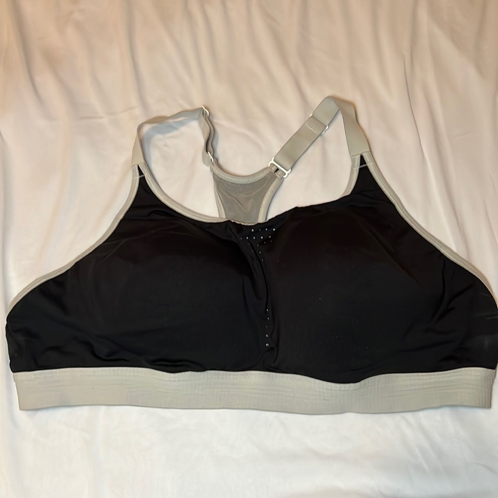 Women’s sports bra